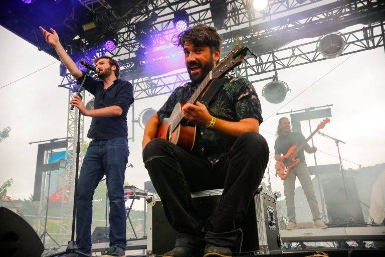 FAUT QU'ÇA GUINCHE 02